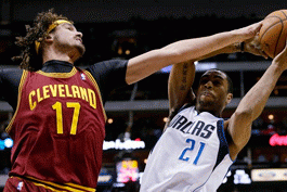 Apos-lesao,-Varejao-volta-ao-Cavaliers-com-derrota-para-o-Dallas-124-a-107