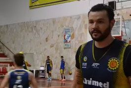 Caio-Torres-comemora-chegada-de-Valtinho-Quase-chorei-de-alegria