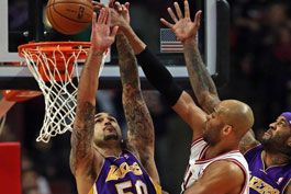 Cesta-no-ultimo-segundo-da-vitoria-aos-Bulls-sobre-Lakers-na-prorrogacao