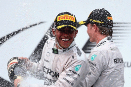 Chefe-da-Mercedes-diz-que-briga-de-Lewis-e-Nico-por-titulo-sera-inevitavel