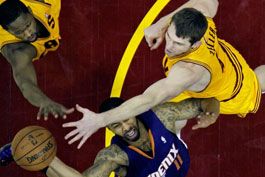 Com-Varejao-irreconhecivel,-Cavaliers-e-superado-pelo-Suns-de-Leandrinho