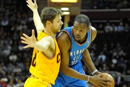 Com-Varejao-regular-e-show-de-Kevin-Durant,-Thunder-vence-os-Cavs