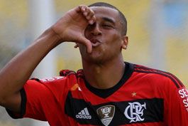 De-olho-na-Libertadores,-Welinton-celebra-tregua-da-torcida-rubro-negra