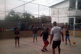 Elenco-do-Juiz-de-Fora-divulga-pratica-do-volei-em-visitas-a-escolas-publicas