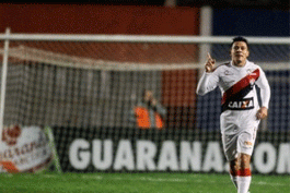 Em-grande-fase-Lateral-direito-do-Vitoria-celebra-momento-“artilheiro”