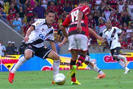 FLAMENGO-FAZ-GOL-IRREGULAR-NO-FIM,-EMPATA-COM-O-VASCO-E-E-CAMPEAO