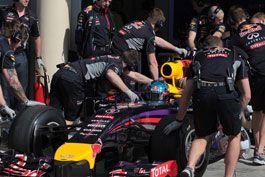 Frustrado-com-RB10,-Vettel-desabafa--Resolve-se-um-problema,-outro-surge-