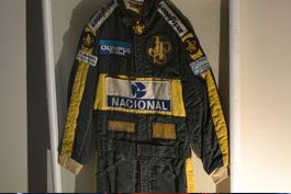 Jogo-com-ex-atletas-dos-grandes-de-SP-lanca-leilao-do-uniforme-de-Senna