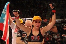 Larissa-Pacheco-defende-cinturao-do-Jungle-Fight-no-Pacaembu-em-abril