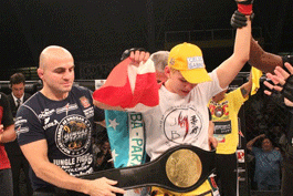 Larissa-Pacheco-vence-na-raca-e-mantem-cinturao-no-Jungle-Fight-68