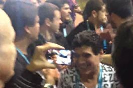 Maradona-provoca-Selecao,-mas-elogia-Brasil-em-programa-com-Bebeto