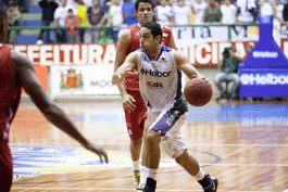 No-embalo-da-torcida,-Mogi-vence-Pinheiros-e-vira-serie-para-2-a-1