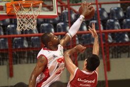Ponte-aerea-e-passe-de-costas-top-5-do-NBB-tem-nova-cravada-de-Devon