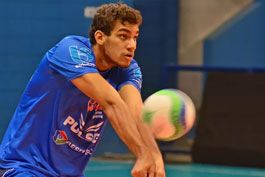 Promessa-do-Volei-Taubate,-Djalma-se-espelha-no-companheiro-Dante
