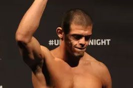 Quero-mostrar-que-mereco-o-Top-10-do-UFC,-diz-cearense-Caio-Monstro