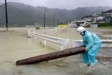 Rebaixado-a-tempestade-tropical,-tufao-Halong-deixa-mortos-no-Japao