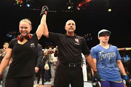 Ronda-Rousey-sobe-a-nona-posicao-no-ranking-peso-por-peso-do-UFC
