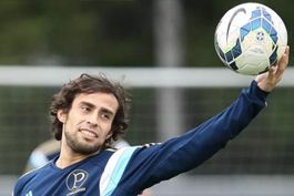 Sampaoli-convoca-Valdivia-e-Medel,-que-se-juntam-ao-Chile-nesta-segunda
