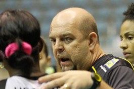 Spencer-e-Monique-reconhecem-ma-atuacao-do-Praia-Clube-diante-do-Rio