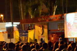 Torcida-do-Sao-Jose-nvade-rua-para-apoiar-Aguia-em-duelo-contra-Brasilia