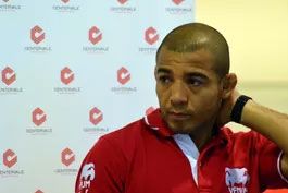 UFC-especula-criar-titulo-interino-se-Jose-Aldo-nao-puder-lutar-ate-outubro